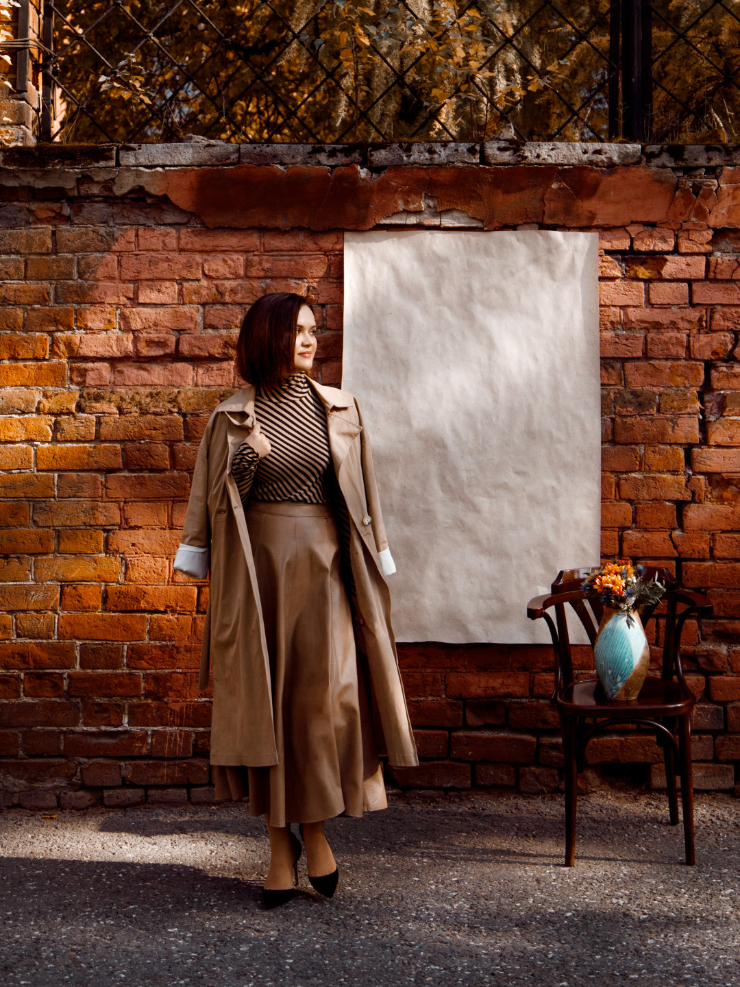 На Елене: водолазка, юбка (все – MikaAnika). Макияж и укладка: Екатерина Загидуллина. Фото: Анастасия Мозерова. Благодарим магазин Home decor и