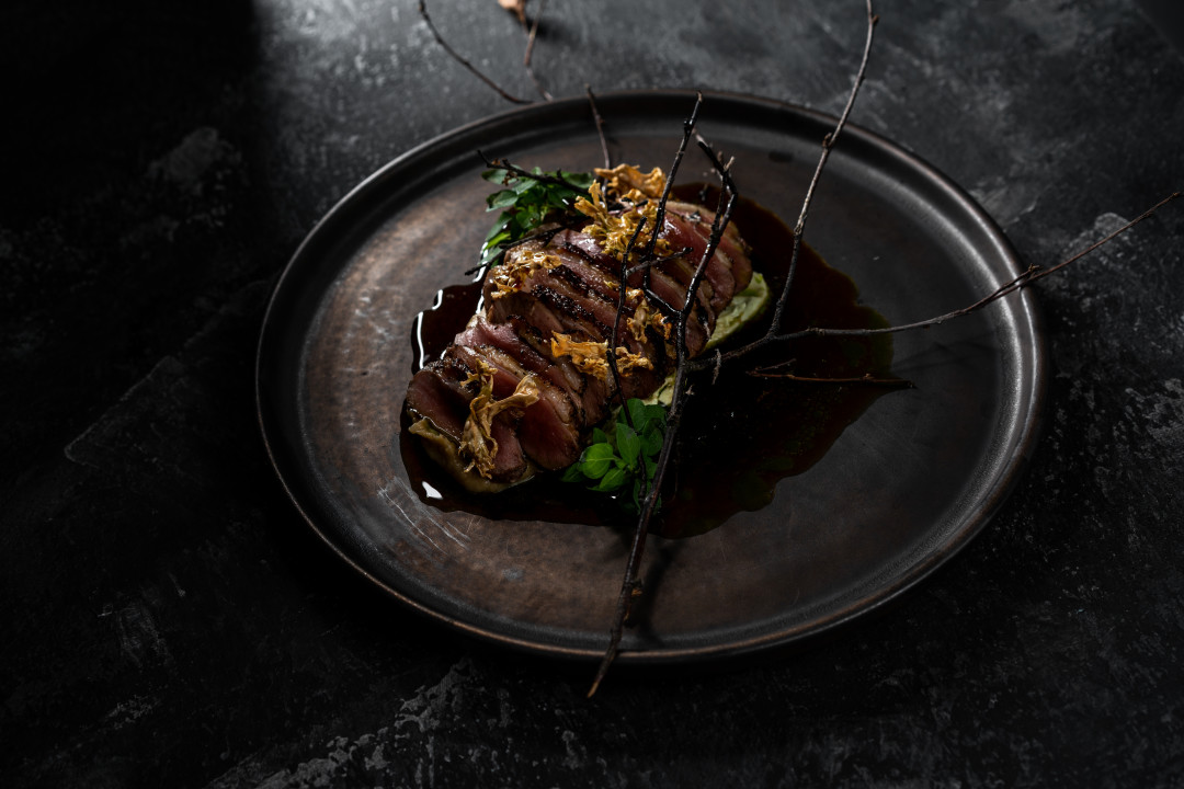 Утка / Крем картофель баклажан / Соус трюфель перец