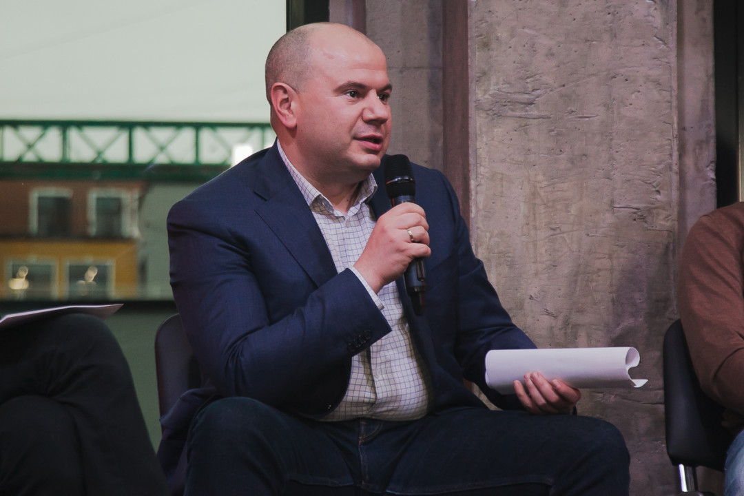 Михаил Гусейнов