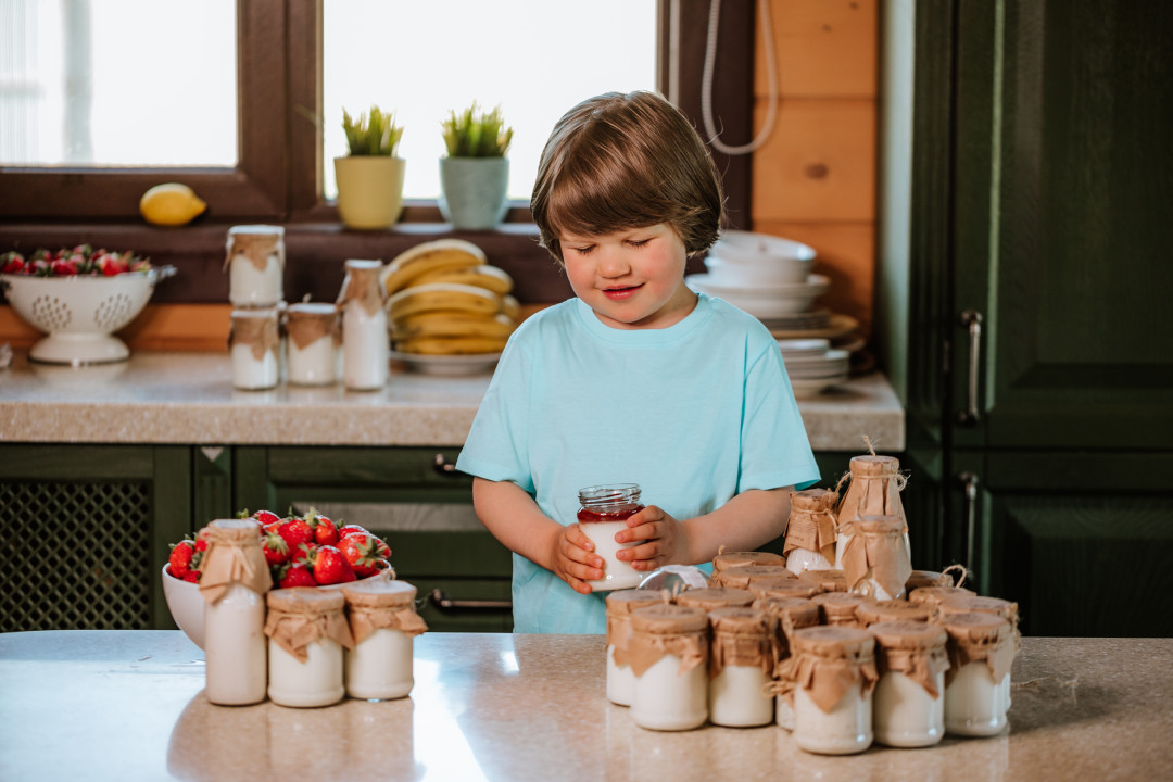 Вместо сахара в составах продукции бренда содержится сироп топинамбура и натуральный пчелиный мед