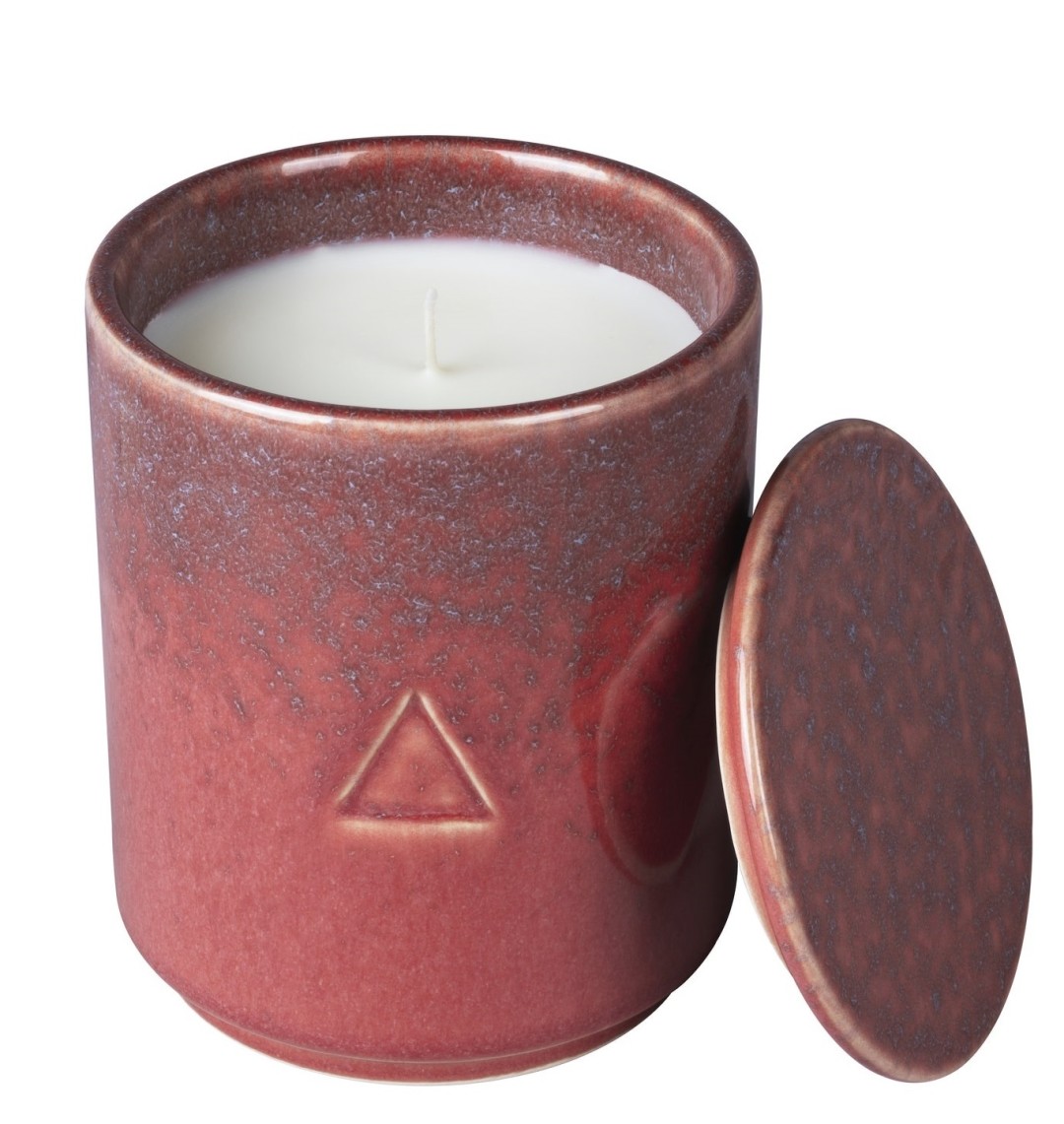 Ароматическая свеча в банке OSYNLIG. 799 рублей