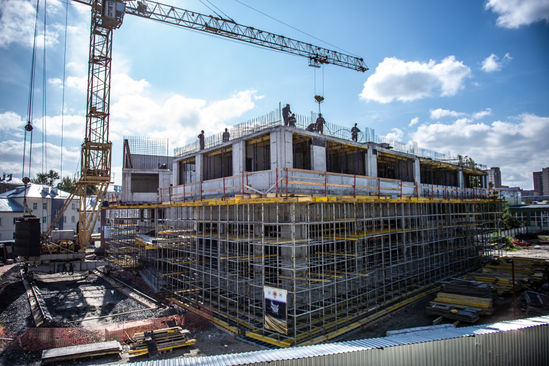 Название образовательного благотворительного центра «Лев» звучит, как слово «сердце» на иврите