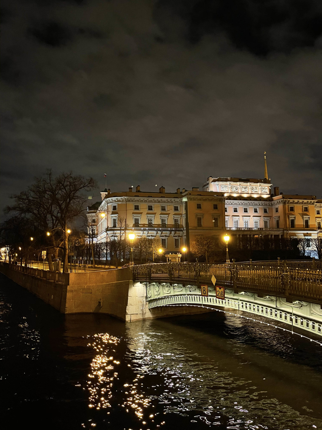 Чижик-Пыжик у 1-ого Инженерного моста