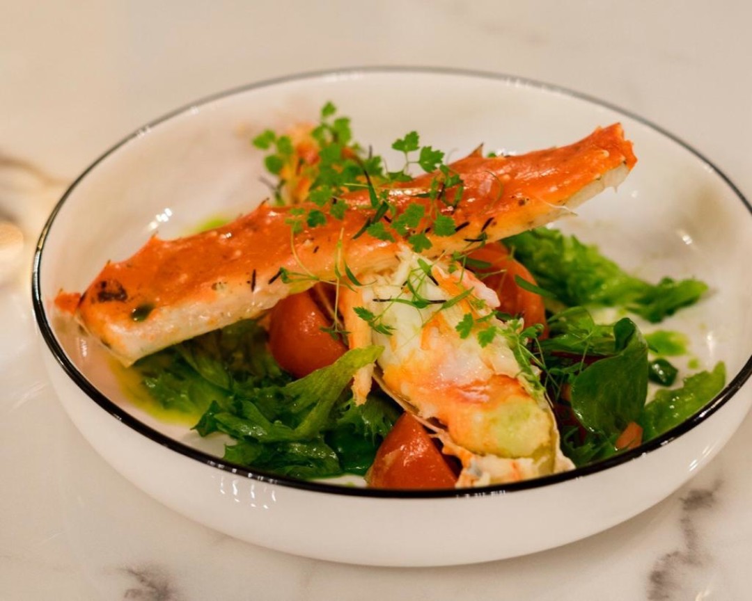 Фаланги краба с томатами