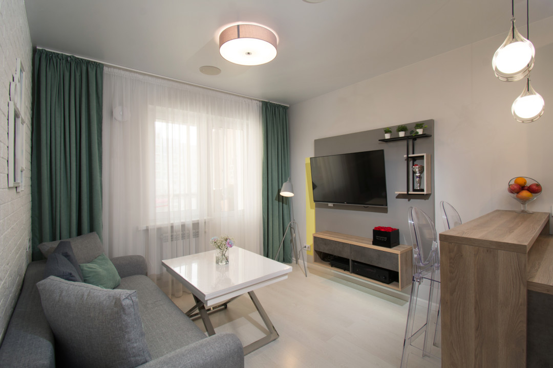 Звуковая система «мультирум» — счастье для ушей и королева вечеринок. Акустические системы Kef встроены в потолок. Управление системой производится с