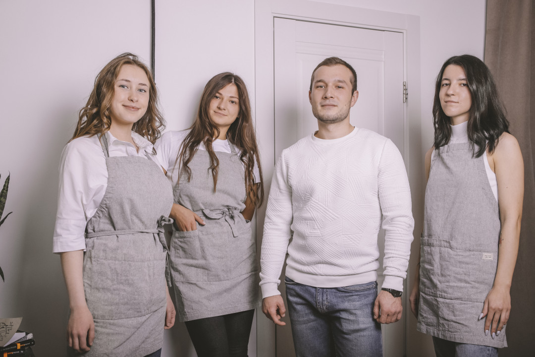 Бариста Red One Анастасия Бродницкая и Анастасия Нестерова, основатель Ирек Галин, бариста Рената Гильфанова