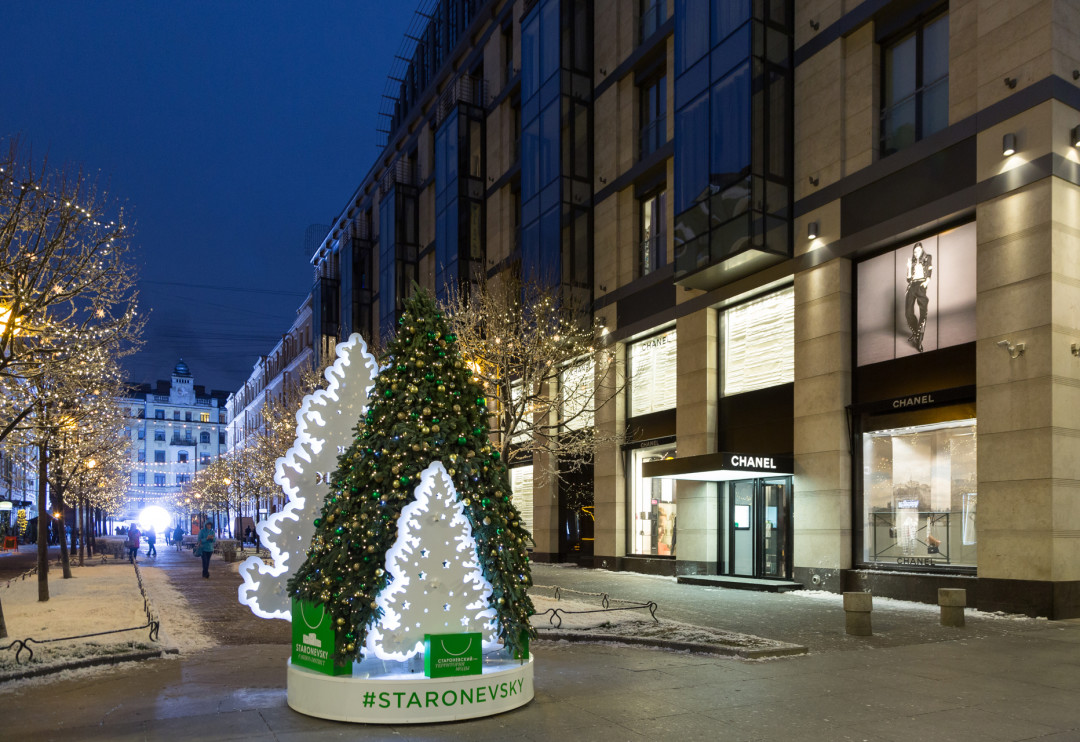 Световое новогоднее украшение домов в Москве и МО