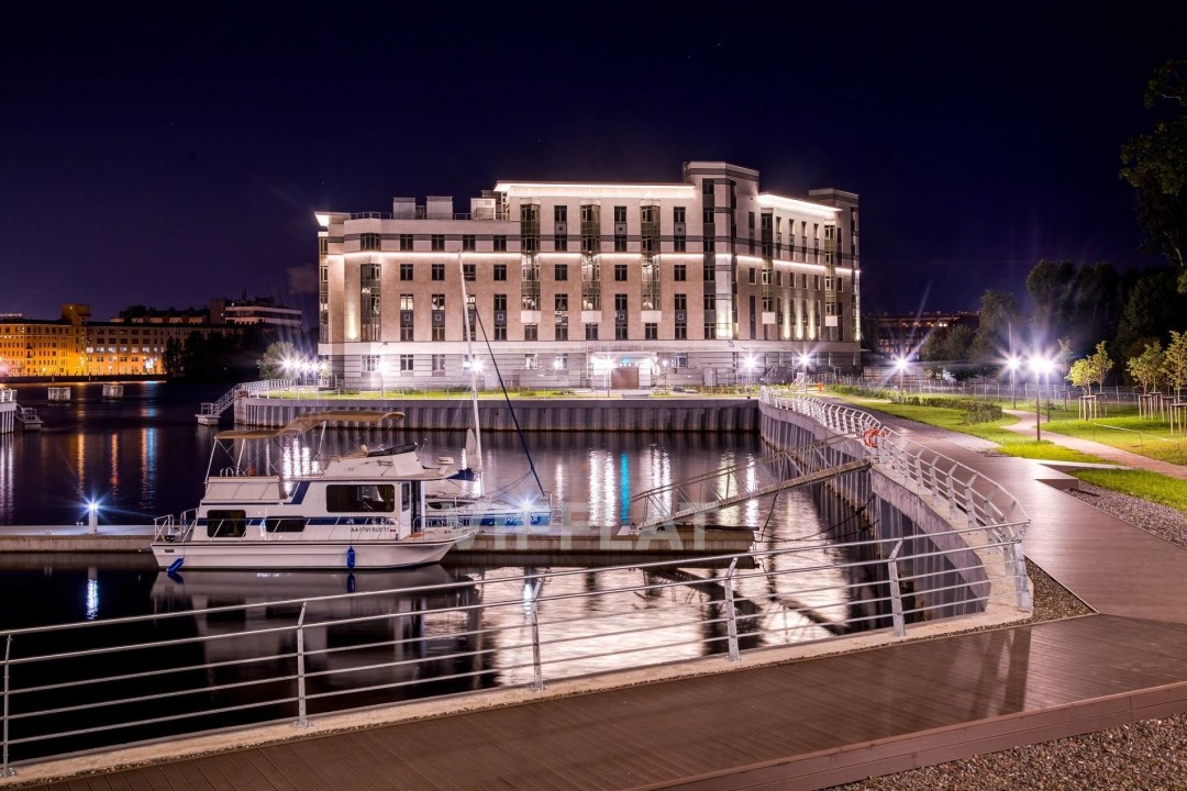 Причал для яхт на Петровском острове.