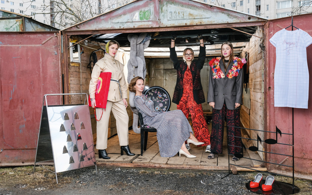 На фото слева направо: Галина Леонтьева, Марина Гисич, Яна и Саша Гисич