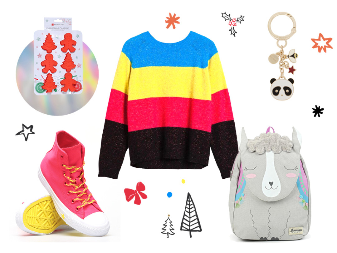 Джемпер Twinset (старая цена – 14 105 руб., цена Outlet Village Пулково – 9874 руб.); Кеды Converse (старая цена – 6400 руб., цена Outlet Village