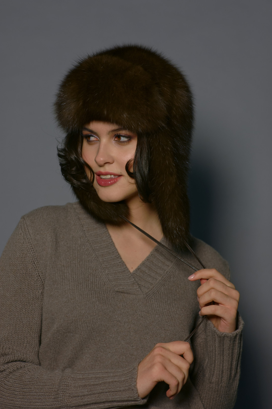 Костюм из кашемира Manzoni 24, ушанка из баргузинского серебристого соболя Furland for Braschi (все – Braschi)