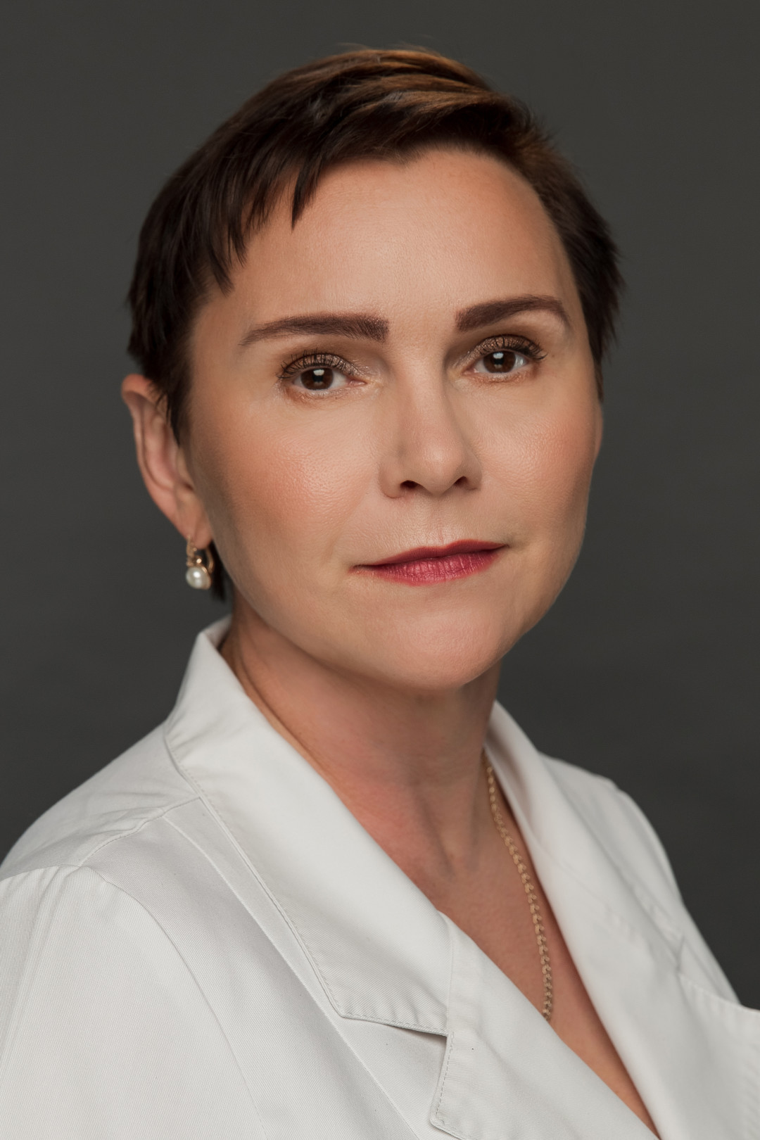 Исаева Людмила Владимировна, главный врач филиала клиники «ЕВРОМЕД» на Калинина, врач-терапевт, врач-пульмонолог, высшая квалификационная категория