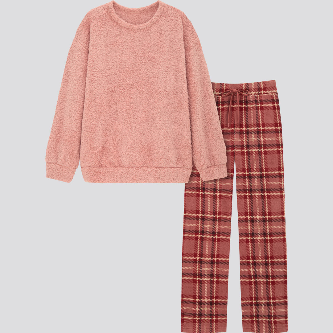 Домашний комплект Uniqlo, «Галерея», Лиговский пр., 30а, Каменноостровский пр. 37, литера А, 2 499 руб.