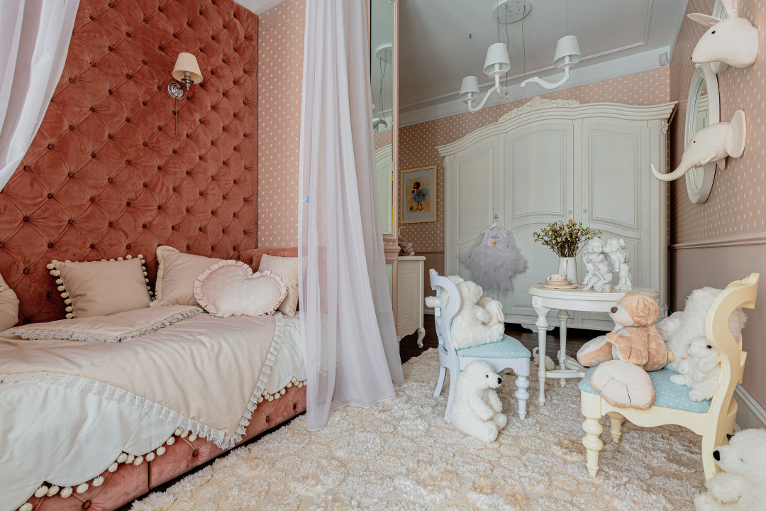 Обои старейшей американской фабрики мира (1895 год) York Wallcoverings. Коллекцию Magnolia Home создала дизайнер- декоратор Джоанна Гейнс (M-Studio