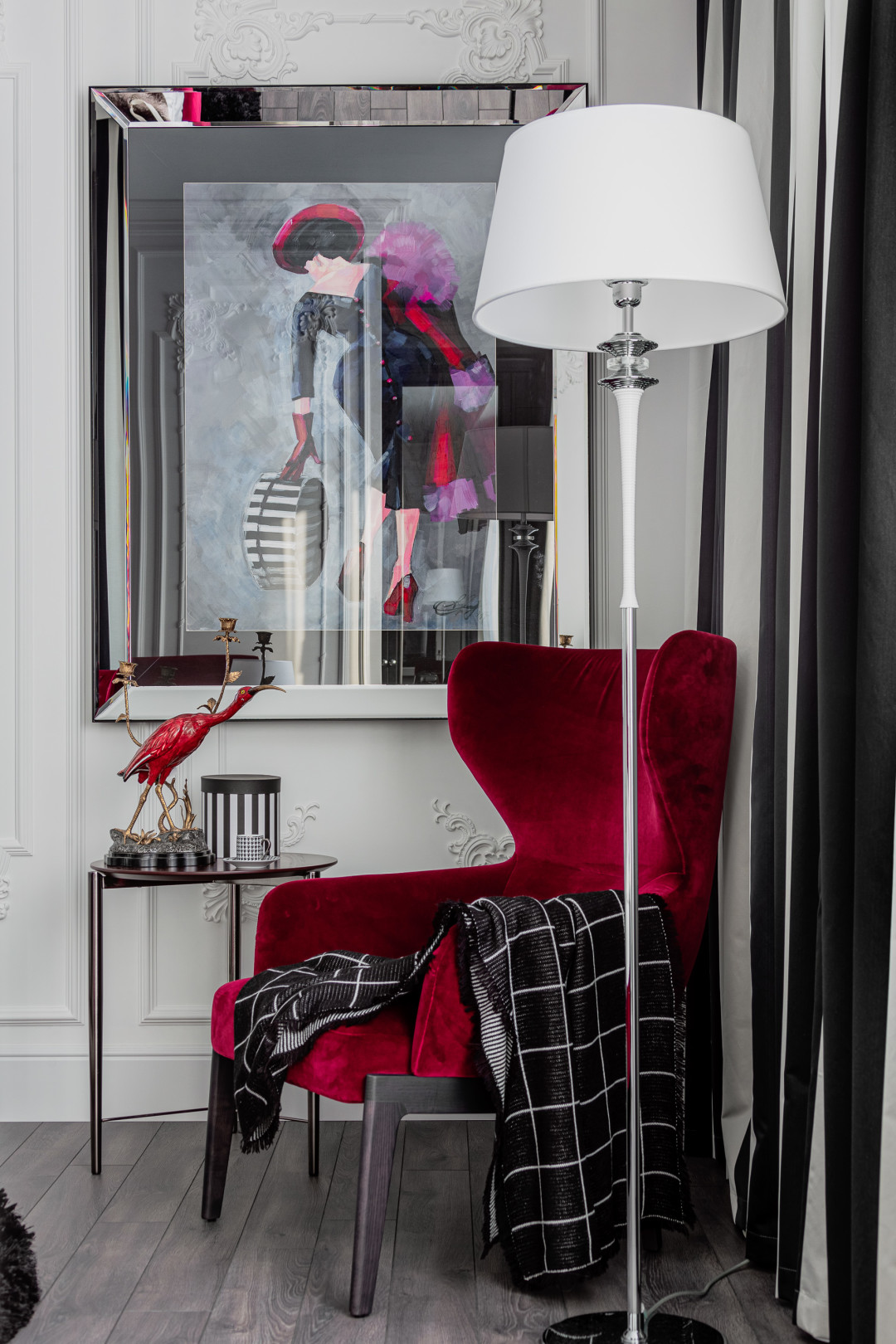 Красивый и правильно расставленный декор наполняет интерьер жизнью, добавляет краски и создает нужное настроение (S-Classic Декор) Роскошь бархата на