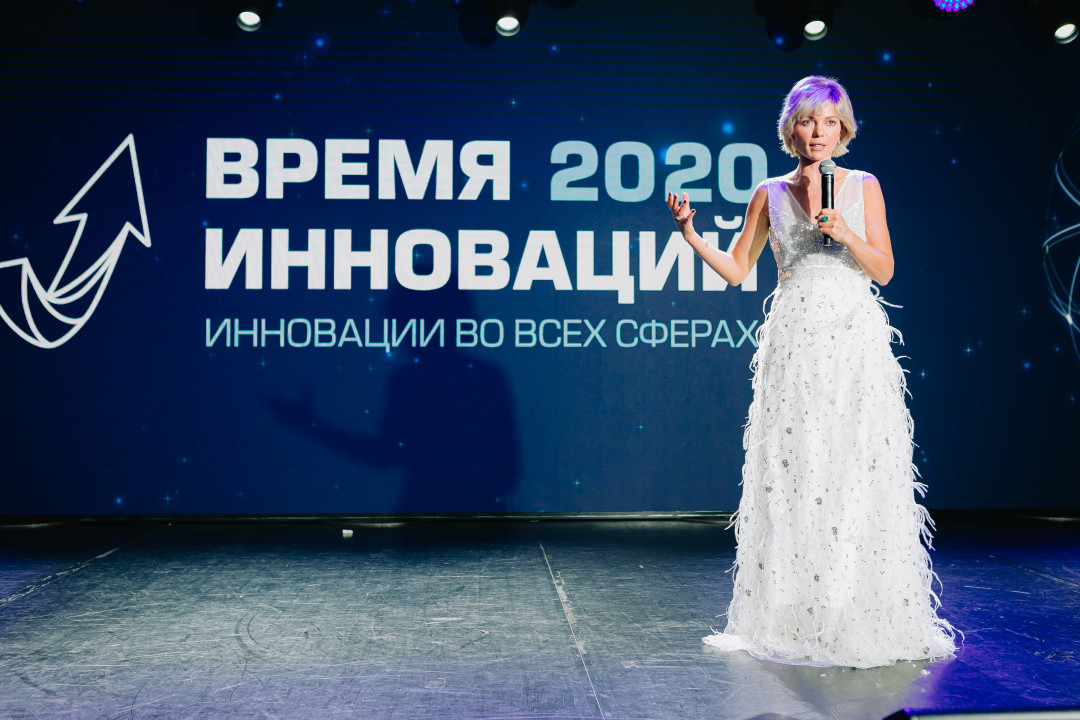 Провела церемонию награждения Елена Николаева, ведущая программы «Утро России» на «Первом канале»