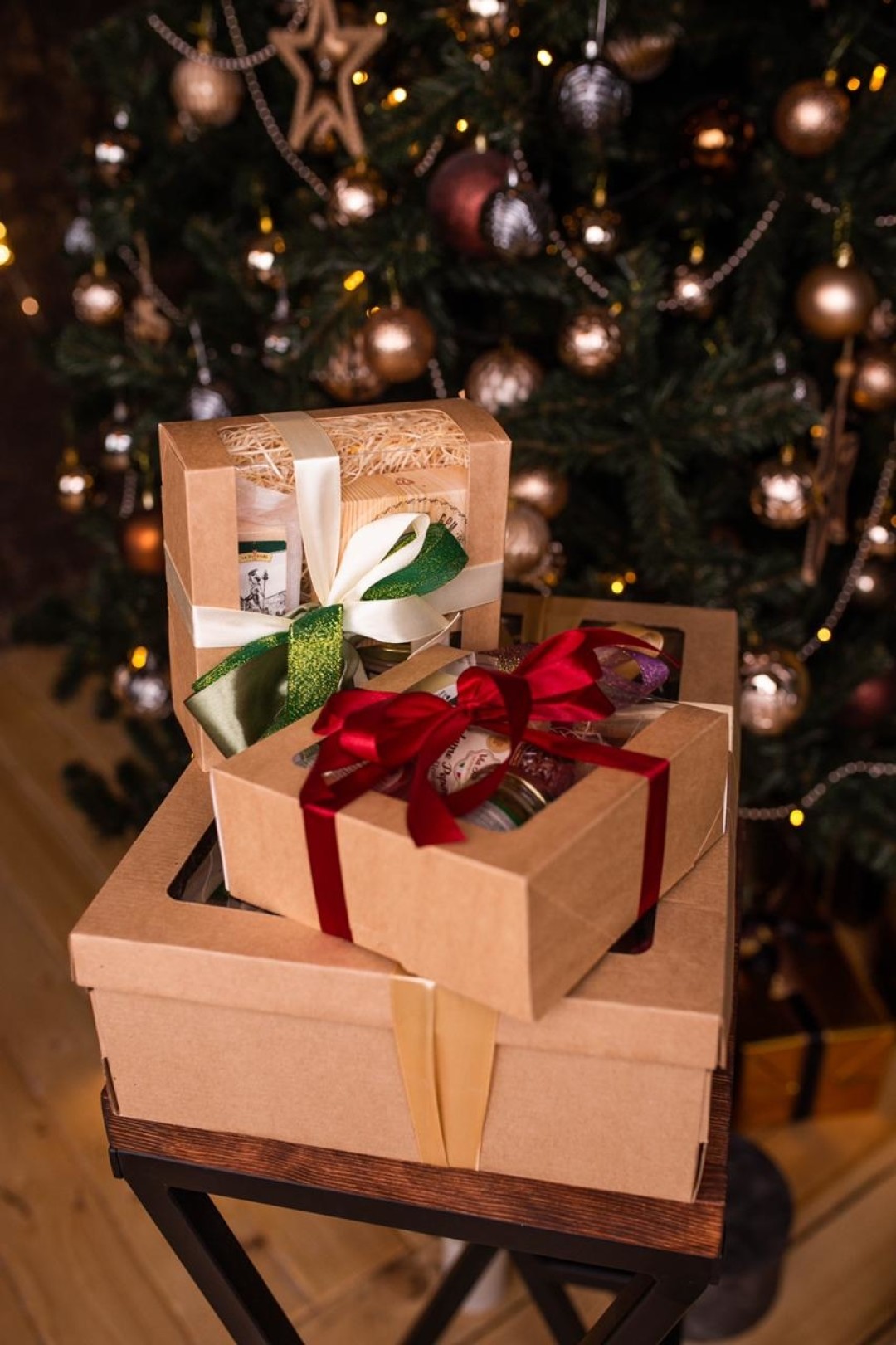 Коробки с гастрономией, от 1000 руб.