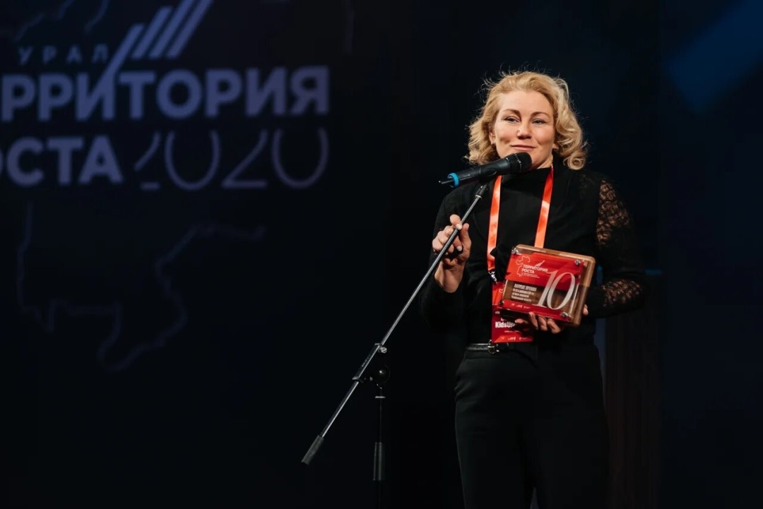 10 строчка рейтинга и лидер в категории "Образовательные услуги" - частный детский сад BabyStar и частная начальная билингвальная школа KidsUniverse.