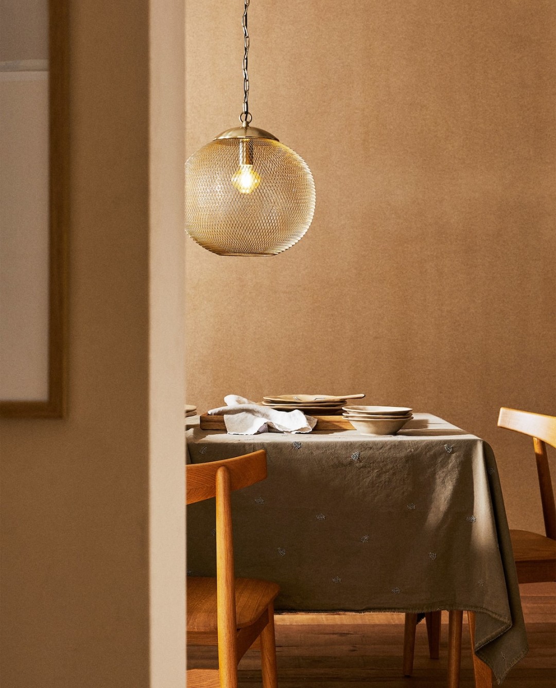 Zara Металлическая потолочная лампа 15 999