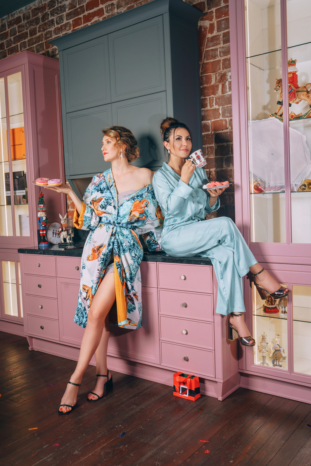 Анна Заигралова Дизайнер Новогодние тренды сейчас — это семейная история, винтаж, стеклянные игрушки (никакого пластика — на радость экологам) и декор