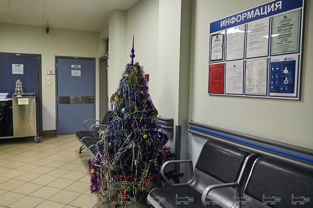 В новогоднюю ночь около 300 медиков выйдут на дежурство в Мариинскую больницу.