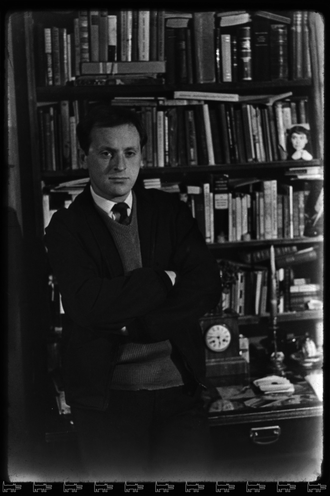 Иосиф Бродский в своих полутора комнатах Дома Мурузи. Фотография из коллекции Михаила Мильчика, сделанная отцом поэта А.И.Бродским в 1968 г