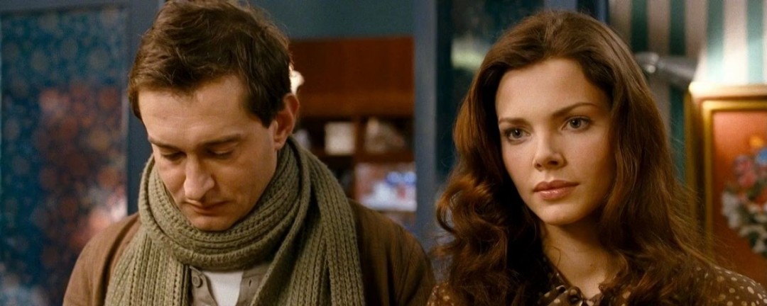 С того Нового года, когда Женя Лукашин встретил свою Надю, прошло тридцать лет. Время не пощадило их отношений — они расстались, она вернулась в