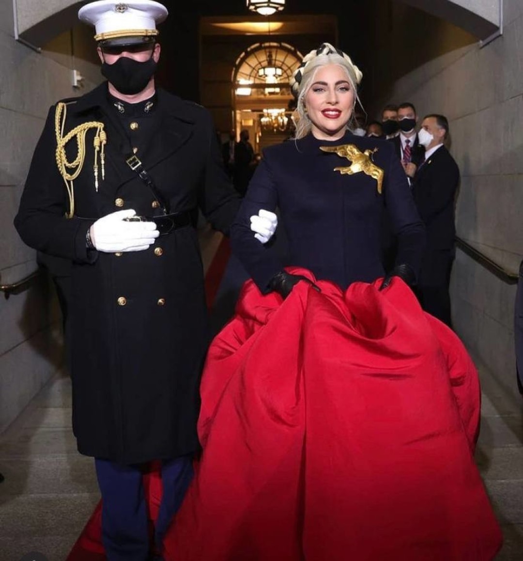 Леди Гага в Schiaparelli