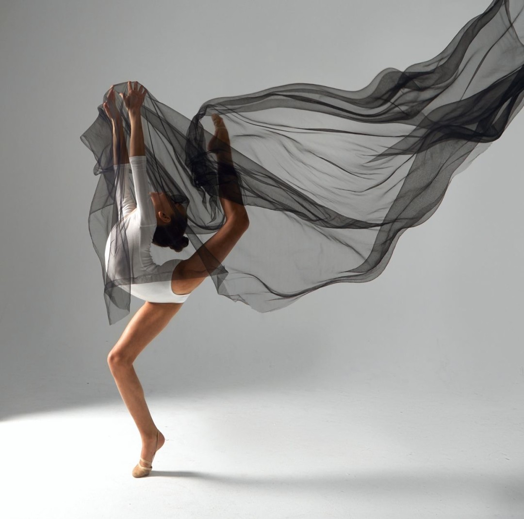 Настя Родионова Photo: @zudilinayuliya MUAH: @sidorova_kseni Loc: @comilfonn PM: @mari_che23