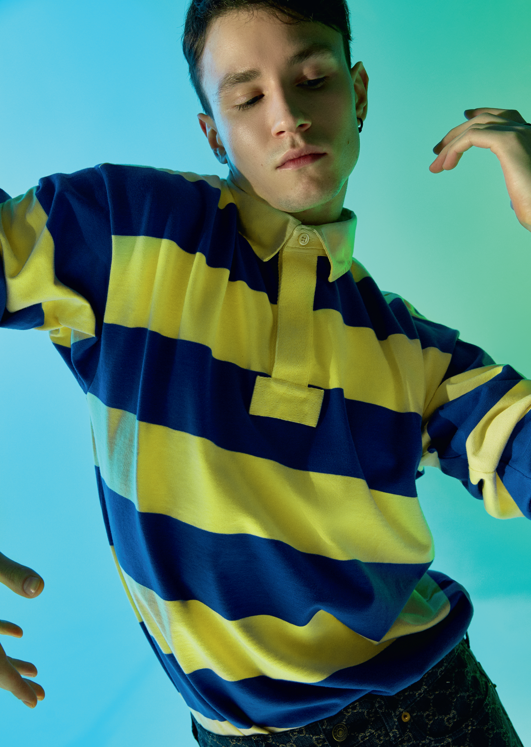 На Максиме: лонгслив и брюки Gucci (ДЛТ).