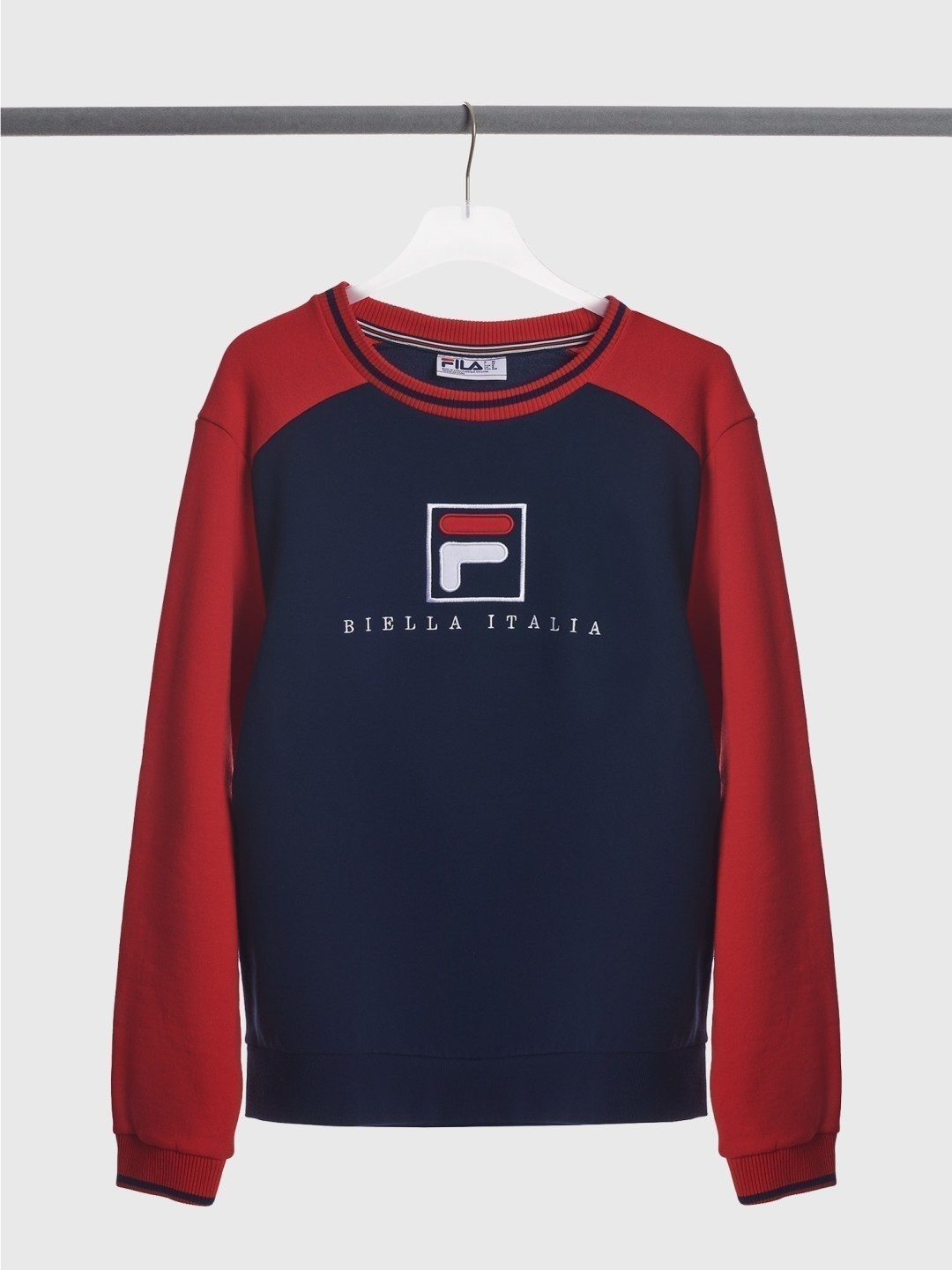 Свитшот FILA, Au Pont Rouge, наб. реки Мойки, 73, 2 360 руб.