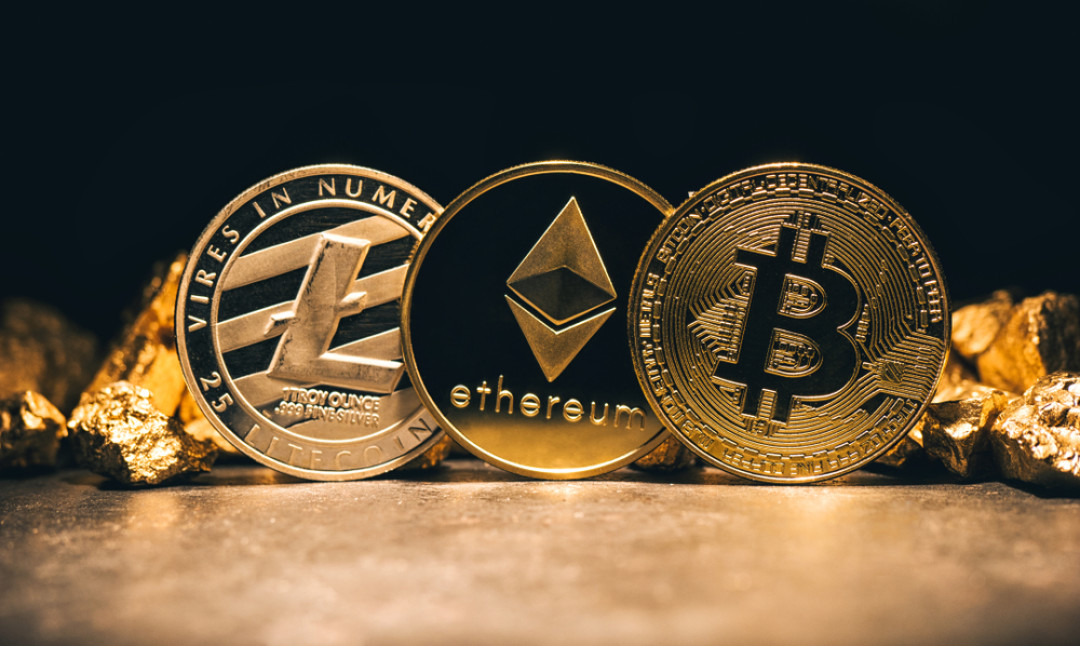 Золотые криптовалюты Litecoin, Ethereum и Bitcoin
