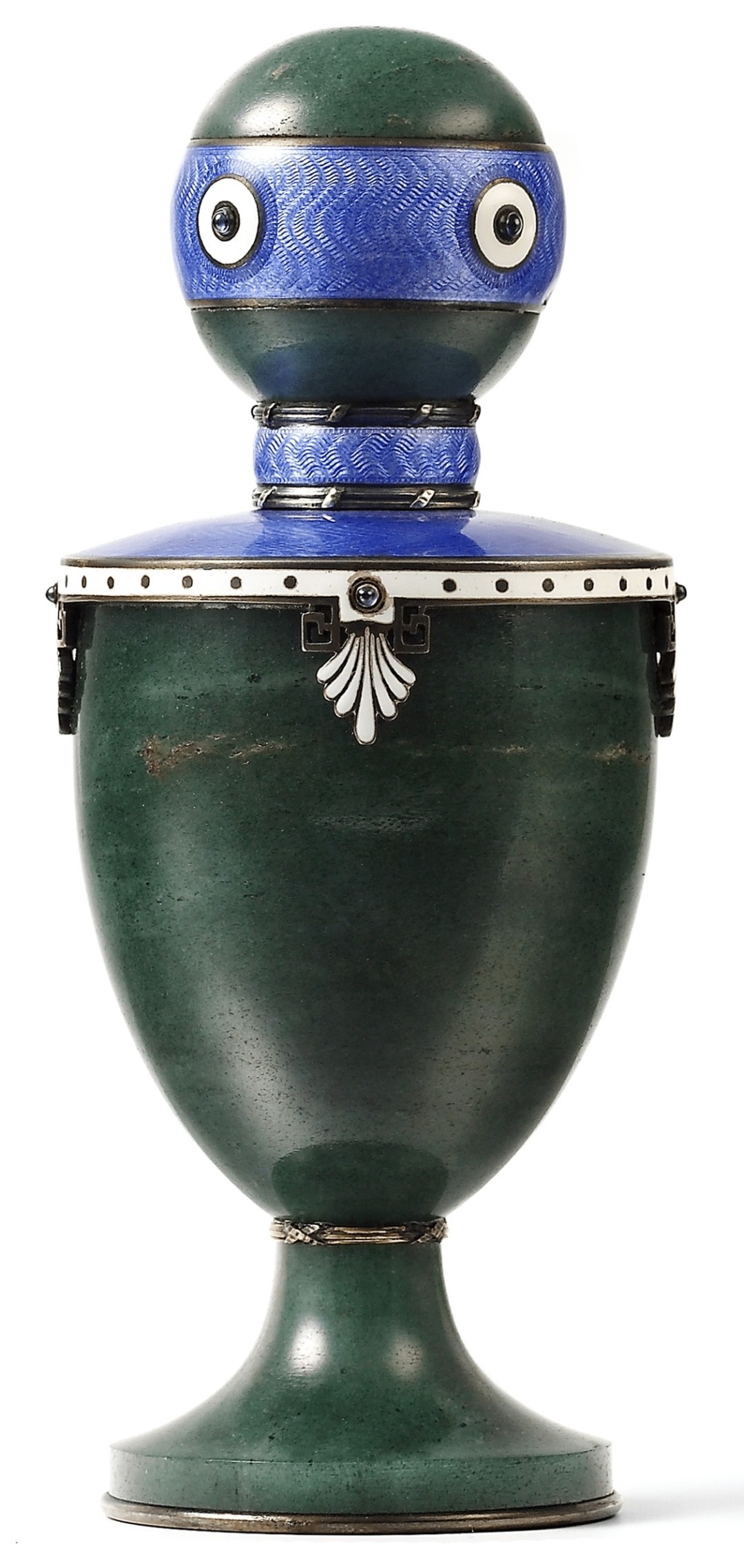 Парфюмерный флакон Cartier Париж, 1907. Позолота серебра, авантюрин, сапфировые кабошоны, прозрачная синяя эмаль на гильошированной поверхности, белая