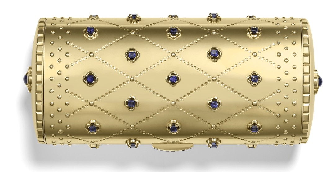 Несессер Cartier, Лондон, 1947 г. Золото; сапфиры одинарной огранки и калиброванные, два сапфировых кабошона. Фото: Nils Herrmann, Cartier Collection