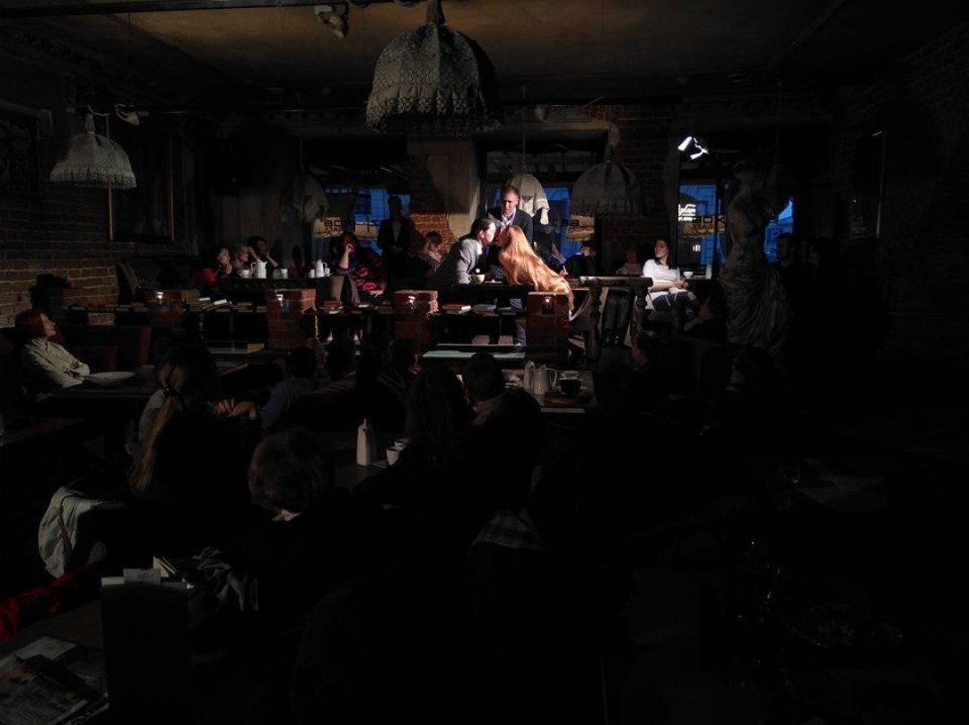 До 2018 года читки проходили в кафе «Беzухов». Автор фото: Александр Курицын