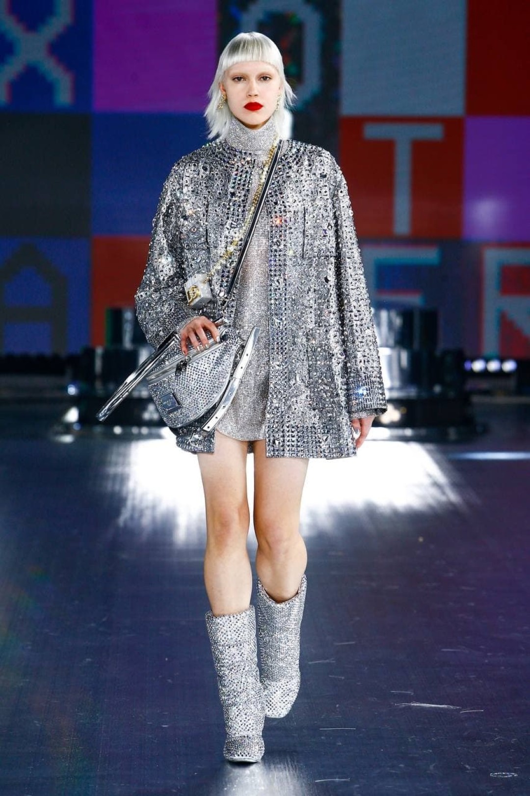 Александра Семенова: “Коллекция показалась мне довольно интересной, яркой и необычной. Было очень много образов, от каких-то довольно простых, деловых