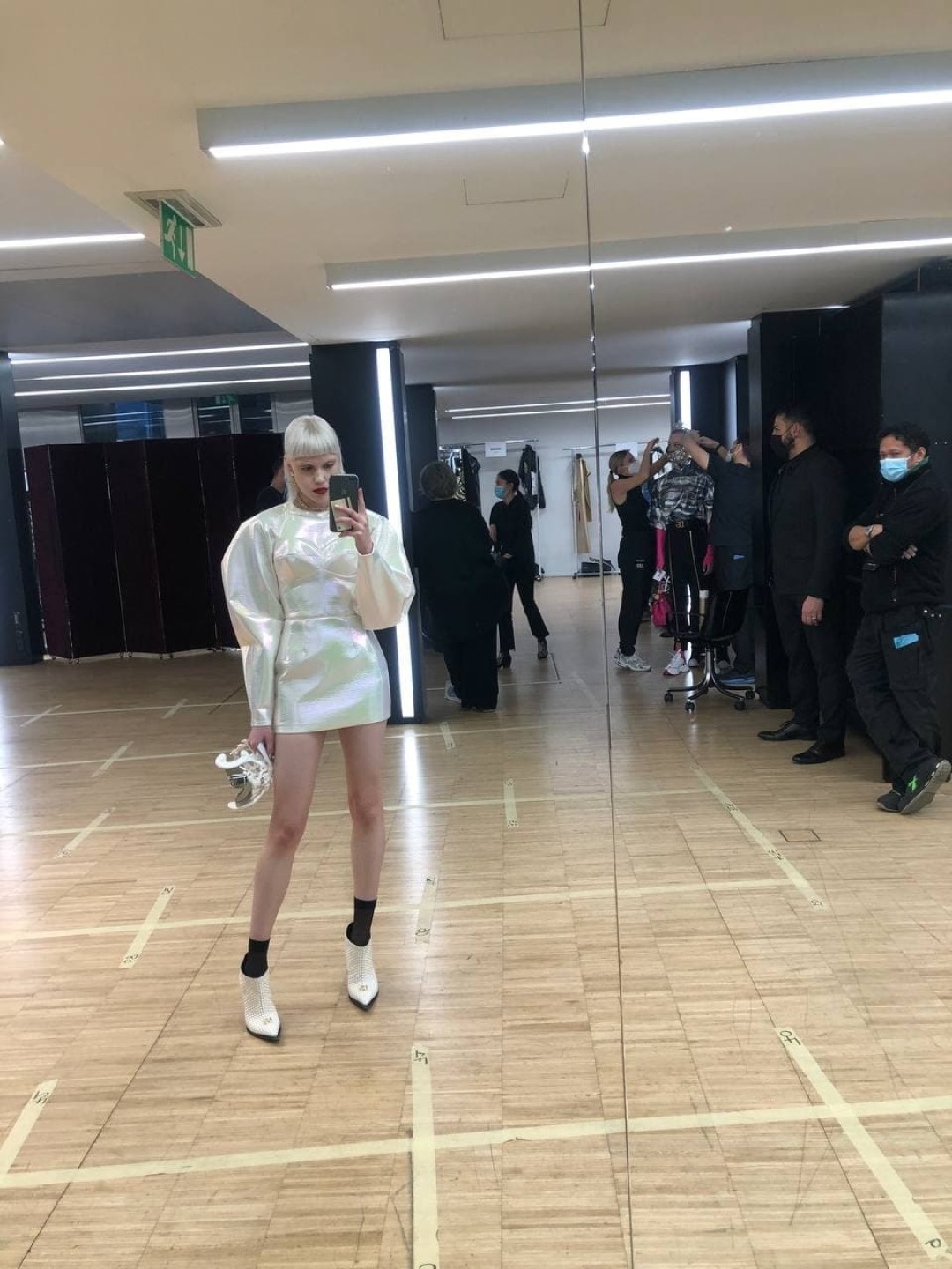 Қыздар көзілдірігіне спермы алады Біреудің күйеуінің алдында шешініп жатқан әйелдердің порнографиялық суреттері