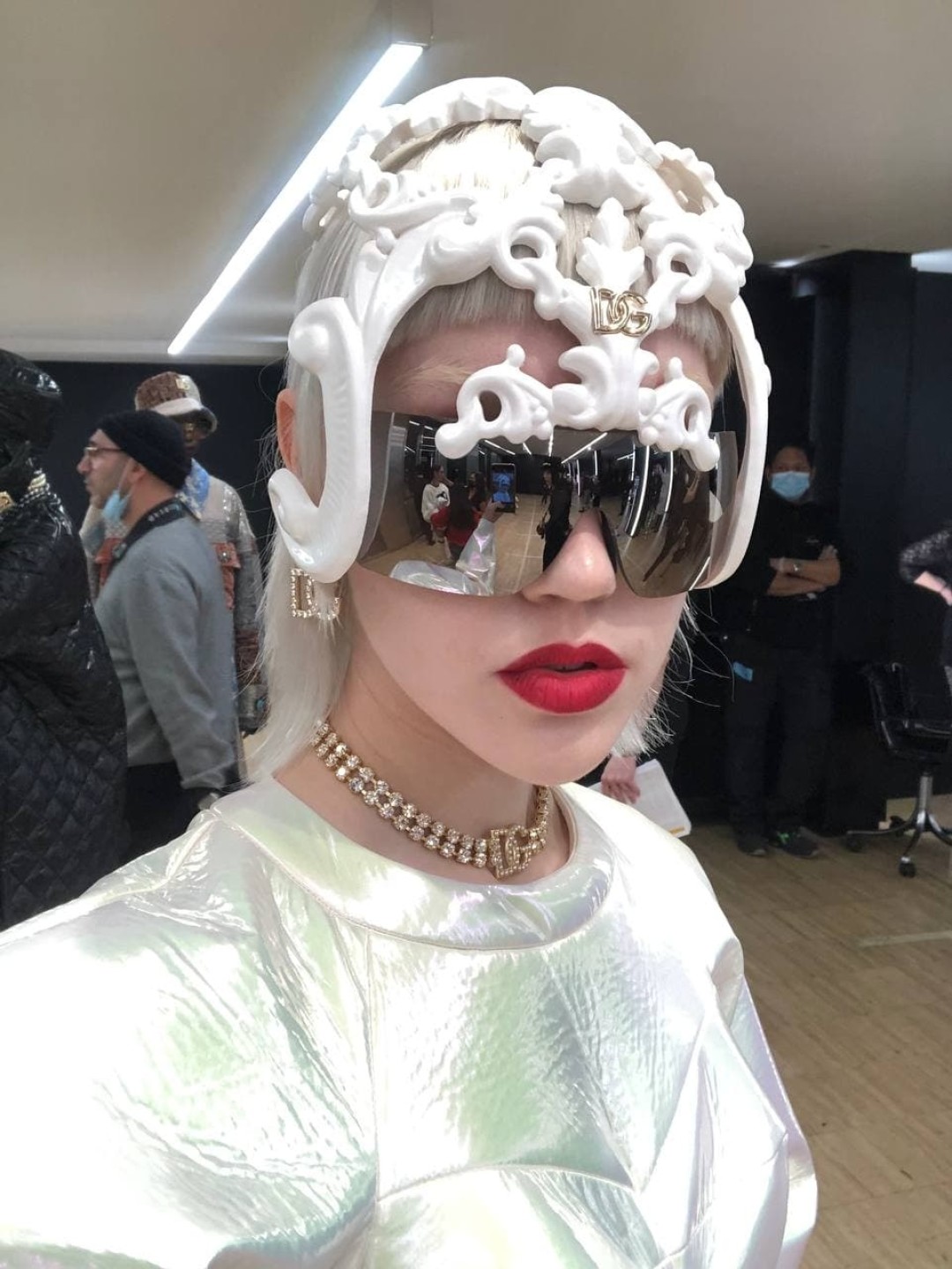 "Меня удивило насколько приветлив и доброжелателен оказался Доменико Дольче: на бэкстэйдже он общался с моделями, рассказывал истории с показов