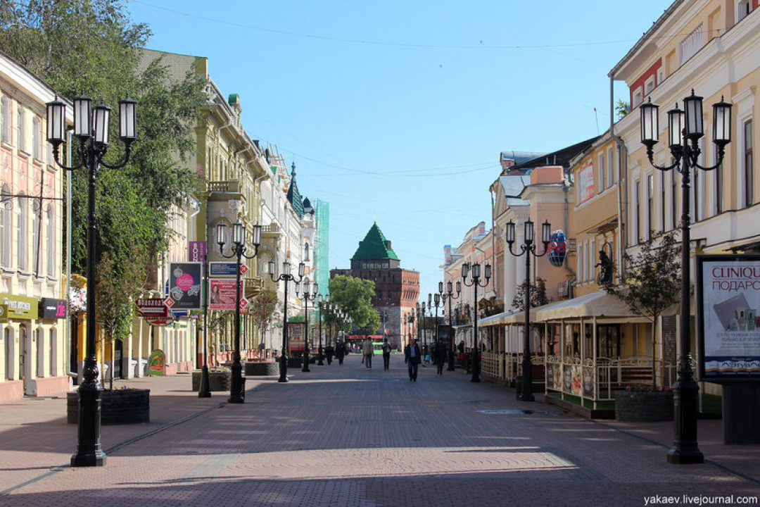 Улицы н новгорода. Покровка Нижний Новгород. Улица Покровка Нижний Новгород. Большая Покровская Нижний Новгород. Пешеходная улица в Нижнем Новгороде.