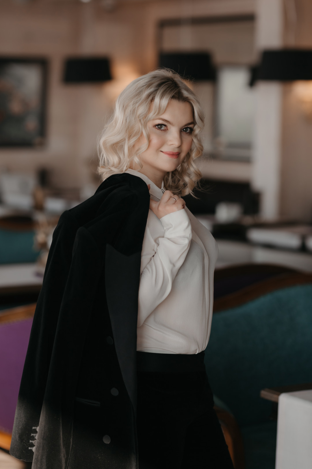 Блузка, костюм салон «Бабочка» Макияж, укладка Институт Красоты и СПА TUTTObene Фотограф Кирилл Панов