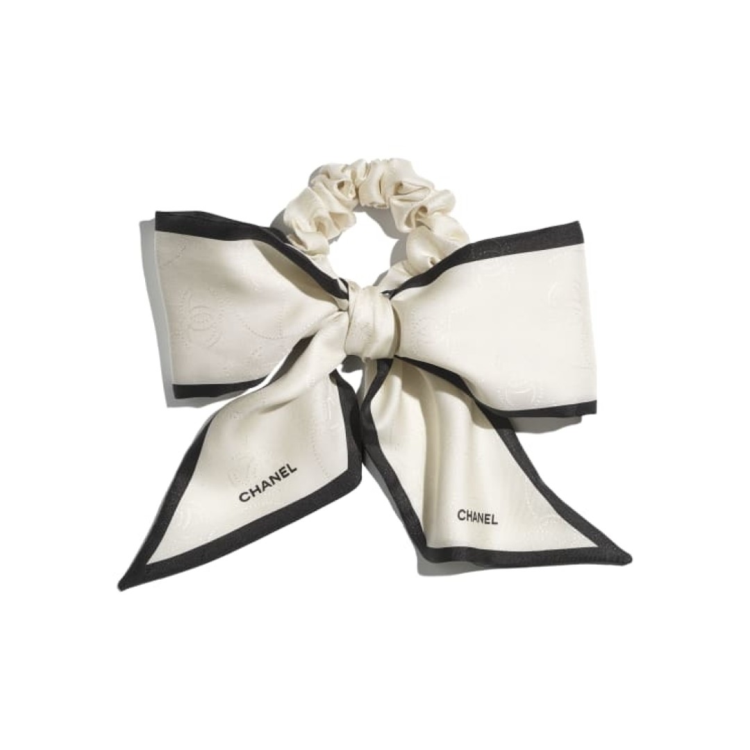 Chanel, Невский пр., 152, 25 000 руб.