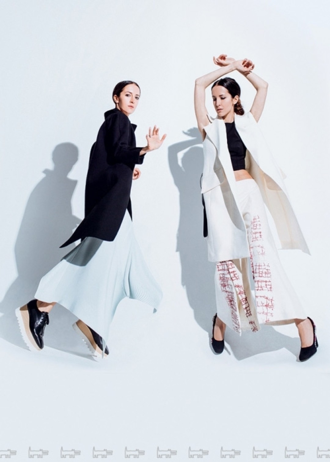 2015 год: Матильда Шнурова в пальто Violence Clothing, кюлотах «Юлия Пакалина»