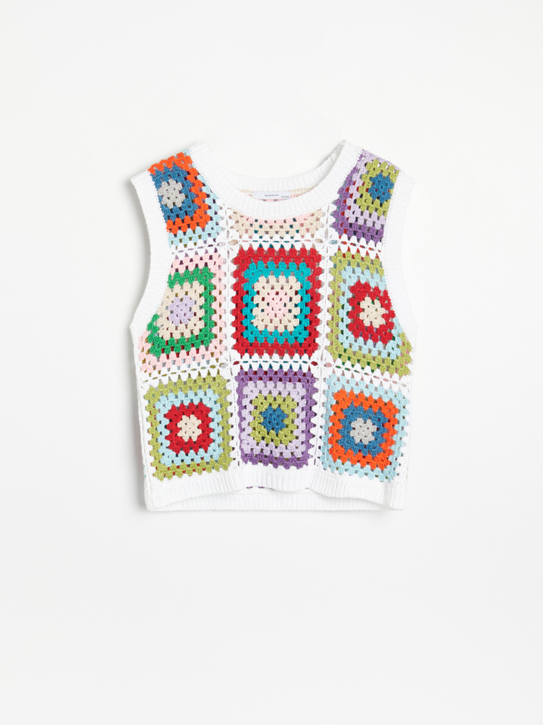 Вязаный жилет, 2 999руб.