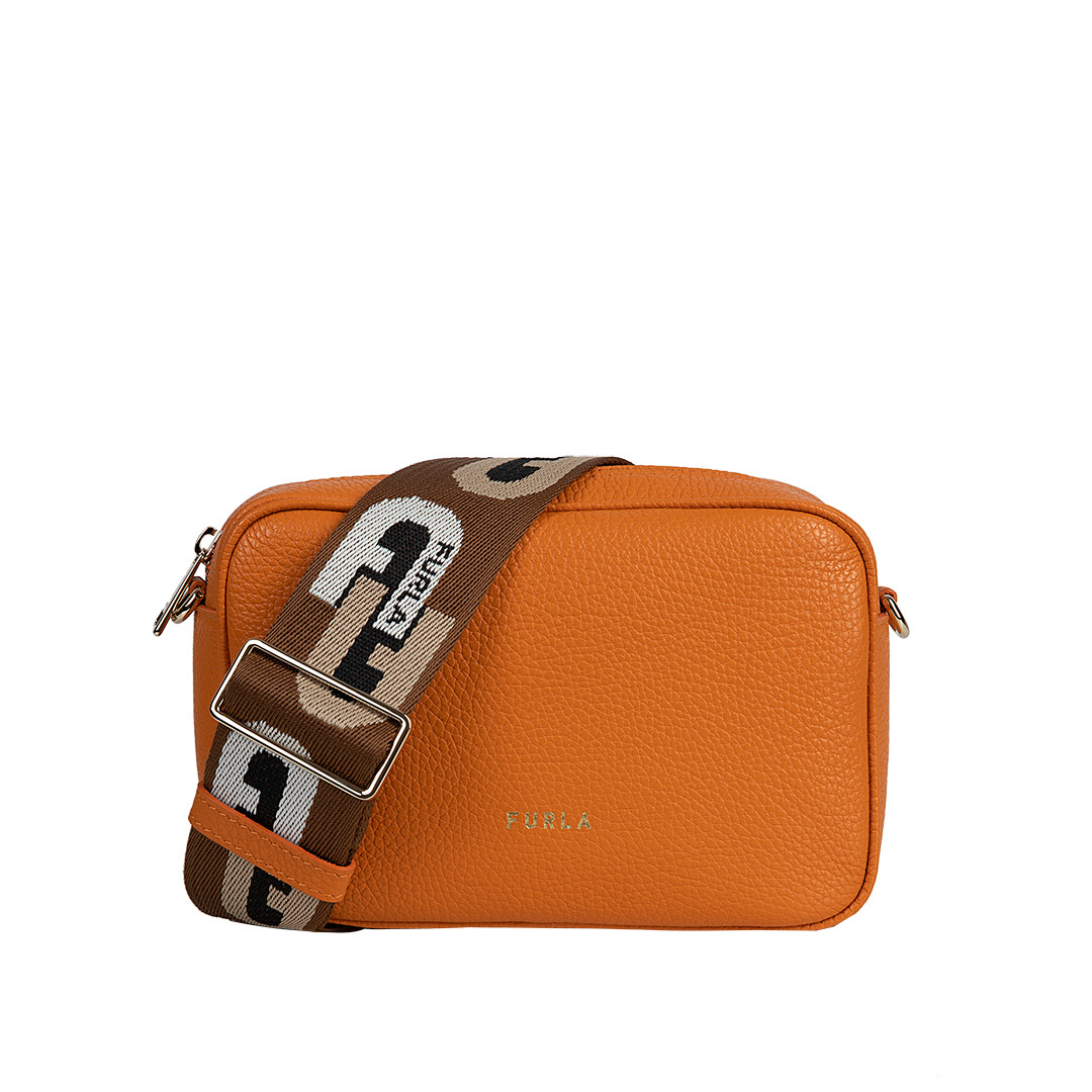 Furla, Московский универмаг, Московский пр., 205, 207, 220, 25 000 руб.