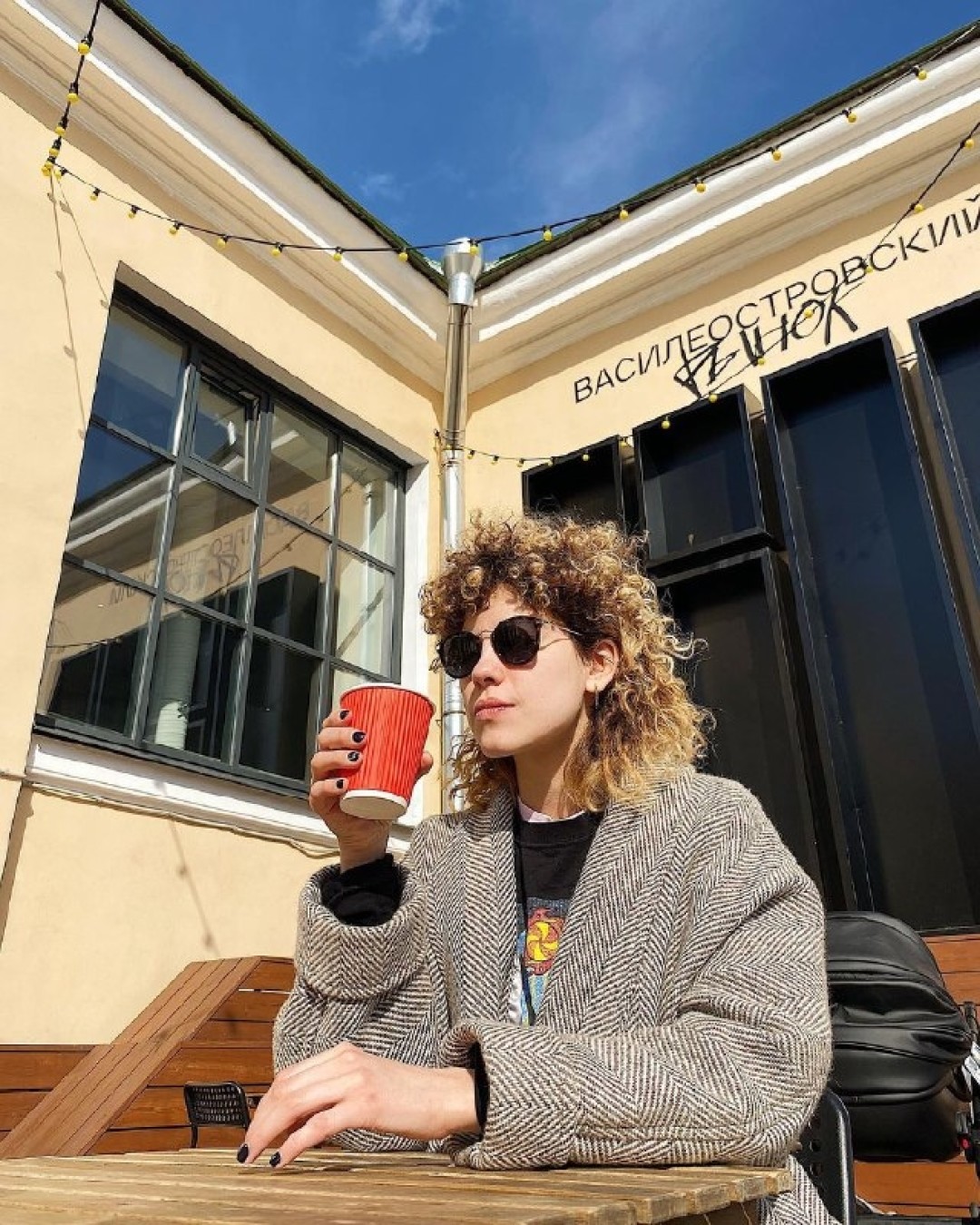 Василеостровский рынок Внутренняя терраса рынка открыта с 1 апреля! Парковку во дворе закрыли и запланировали много активностей.