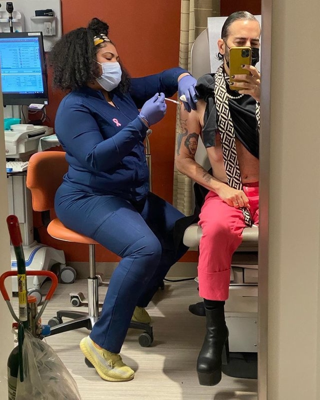 Образ для первой порции вакцины от коронавируса