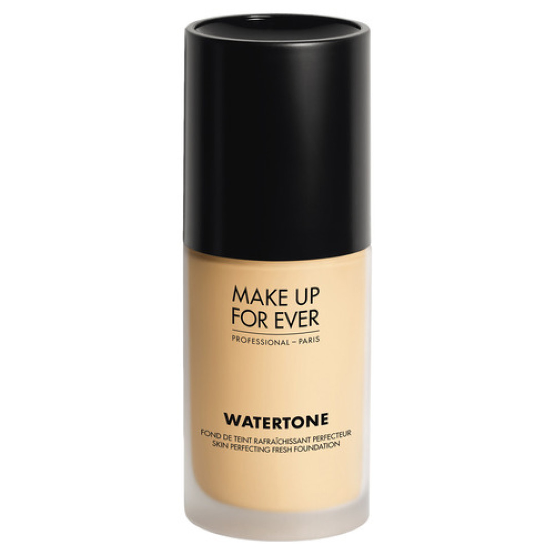 Новая Watertone Foundation Make Up For Ever на 78% состоит из воды и не ощущается на коже, но обещает сутки минимизировать все ее несовершенства