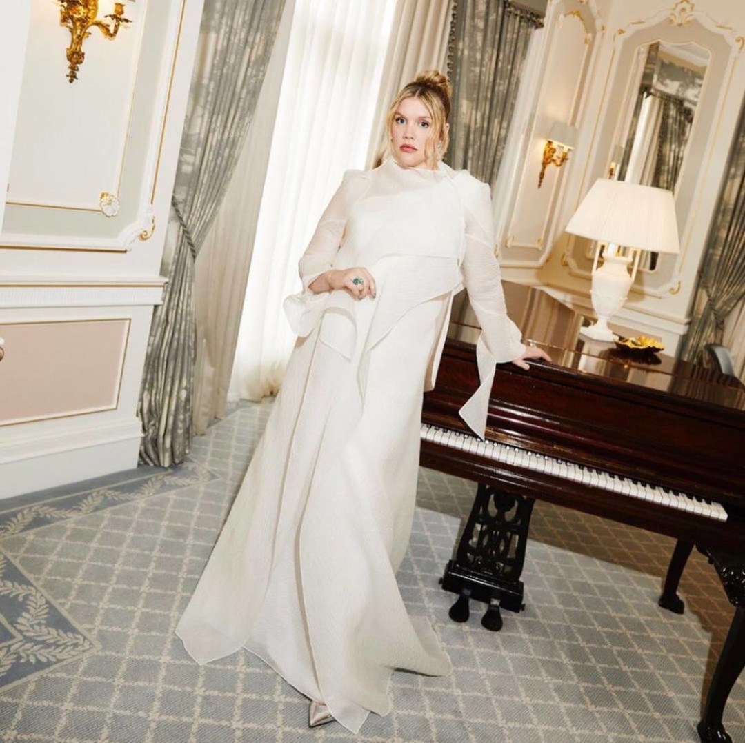 Эмиральд Феннелл в Roland Moure