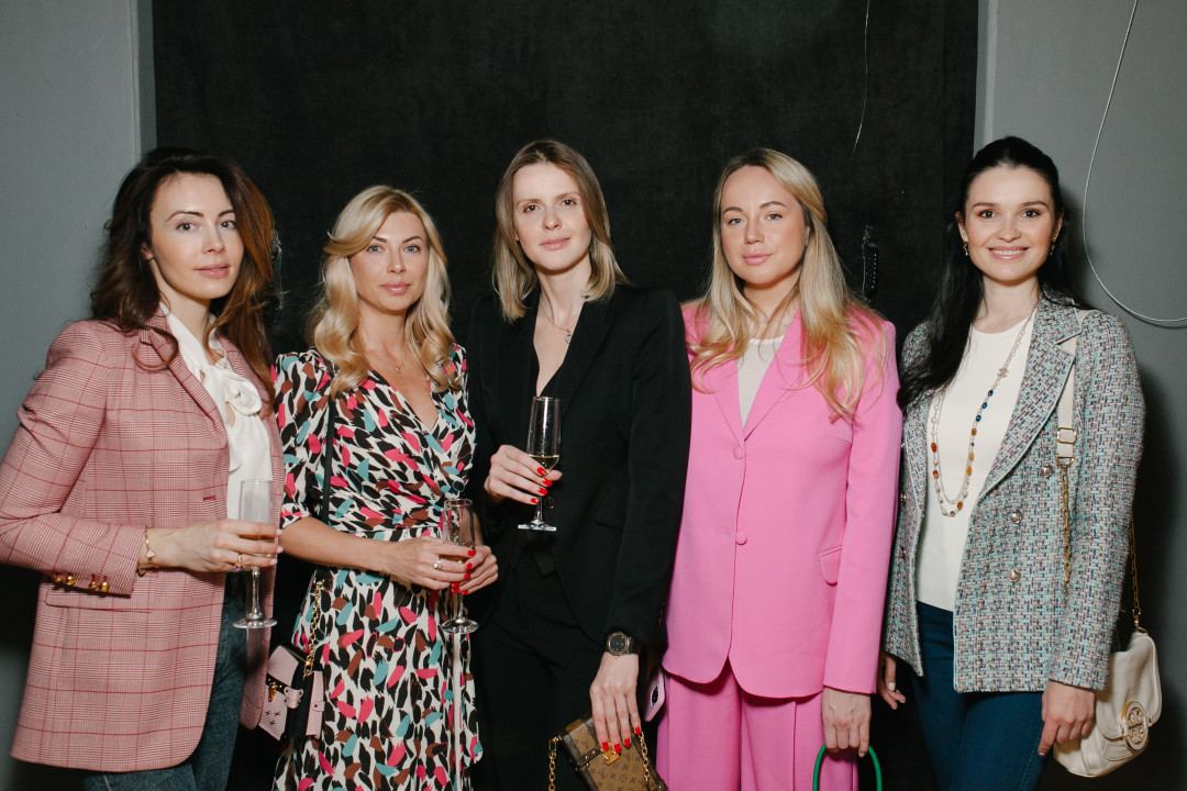 Екатерина Китова, Екатерина Алелепова, Анна Евдокимова, Елена мясникова и Анастасия Киреева