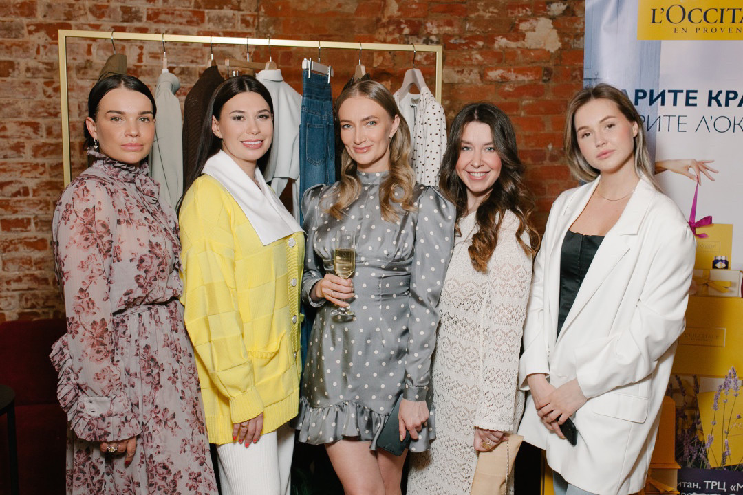 Татьяна Букина , Анастасия Курносова, Ирина Семенова, Юлия Курганова и Анна Боброва